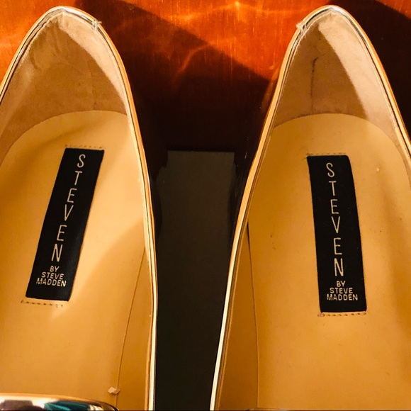 ❤️❤️ BNWOT Gorgeous Steven by Steve Madden Silver Loafers❤️❤️ - Picture 4 of 7